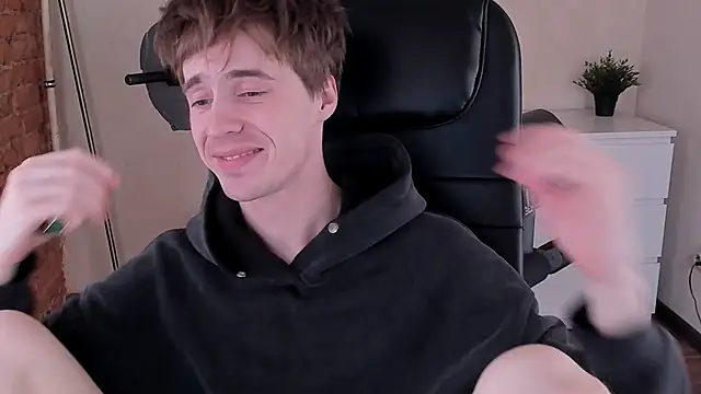 Snapshot of _tokyo_ghoul chatting on 02/02/25, 04:32  tokyo ghoul online show from 02/02/25, 04:32