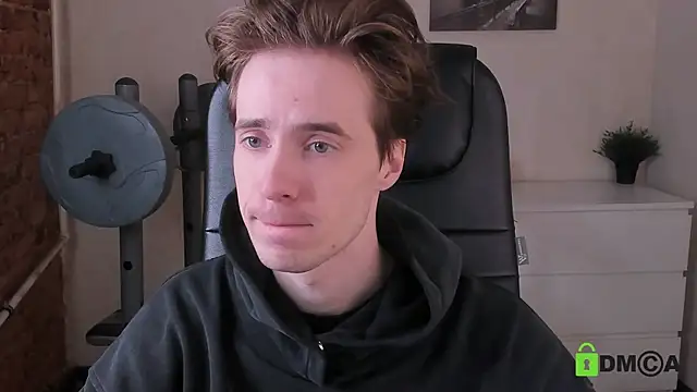 Snapshot of _tokyo_ghoul chatting on 11/02/25, 10:17 tokyo ghoul online show from 11/02/25, 10:17