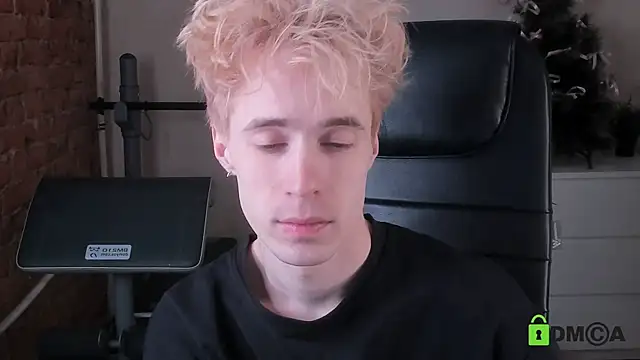 Snapshot of _tokyo_ghoul chatting on 04/04/26, 10:13 tokyo ghoul online show from 04/04/26, 10:13