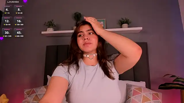 Snapshot of veronica185 chatting on 01/09/25, 08:55 veronica185 online show from 01/09/25, 08:55