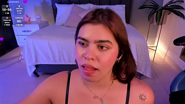 Snapshot of veronica185 chatting on 01/30/25, 05:52 veronica185 online show from 01/30/25, 05:52