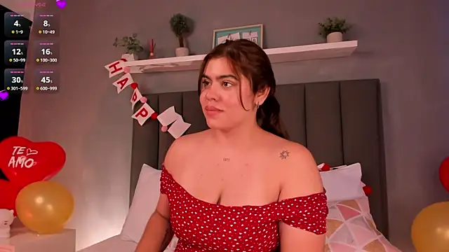 Snapshot of veronica185 chatting on 02/19/25, 02:44 veronica185 online show from 02/19/25, 02:44