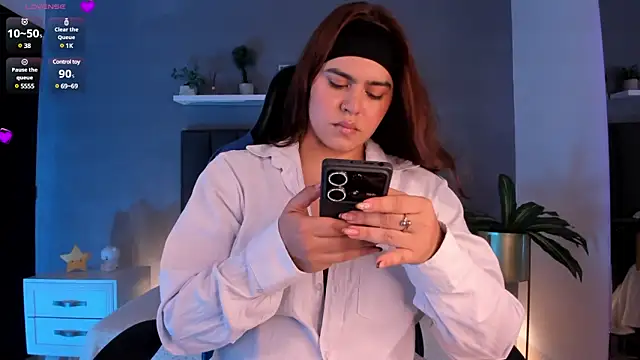 Snapshot of veronica185 chatting on 02/20/25, 02:51 veronica185 online show from 02/20/25, 02:51