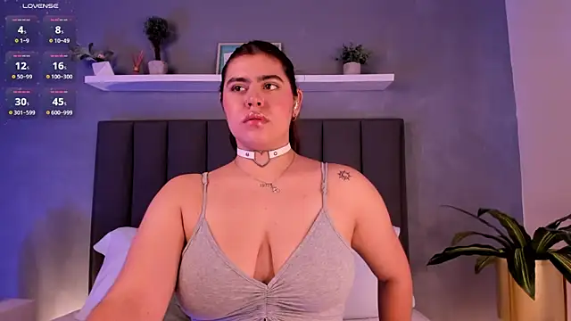 Snapshot of veronica185 chatting on 03/19/25, 06:14 veronica185 online show from 03/19/25, 06:14