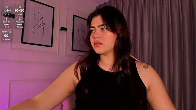 Snapshot of veronica185 chatting on 10/24/25, 02:41 veronica185 online show from 10/24/25, 02:41