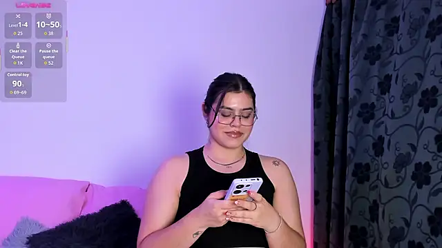 Snapshot of veronica185 chatting on 07/23/26, 03:59 veronica185 online show from 07/23/26, 03:59