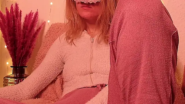 SecretAnni online show from 12/26/24, 04:21