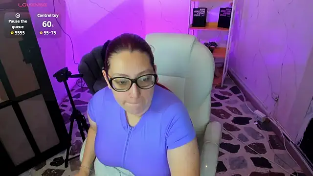 NiickyJones online show from 09/18/25, 09:06