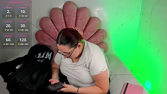 NiickyJones online show from 02/06/26, 10:24