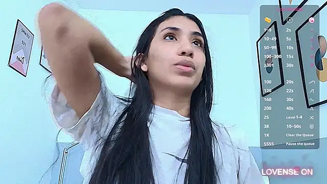 littlee emilyy  online show from 12/23/24, 03:55