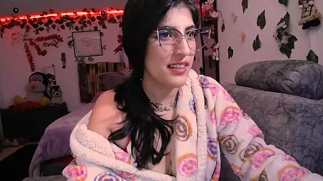 azahar  ziiz online show from 12/18/24, 02:21