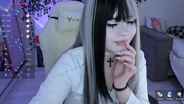 SelenaCute online show from 10/28/25, 05:00