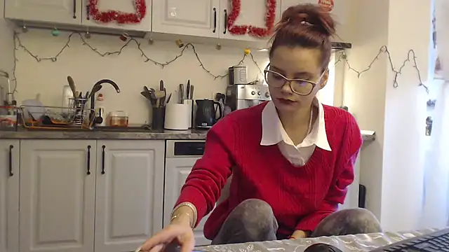 Snapshot of Tasty_Shape chatting on 02/18/25, 07:54 Tasty Shape online show from 02/18/25, 07:54