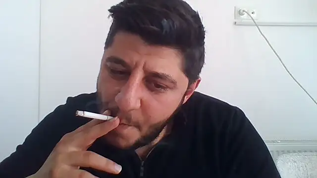 Snapshot of erkekkkadam chatting on 01/19/25, 01:33 erkekkkadam online show from 01/19/25, 01:33