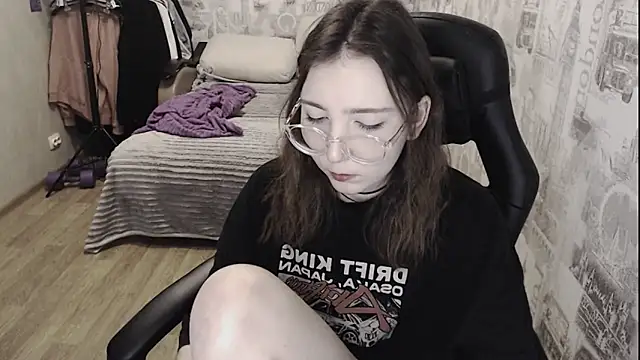 AmeliaKamishiro online show from 12/02/24, 12:29