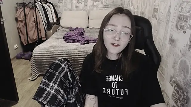 AmeliaKamishiro online show from 12/17/24, 02:00