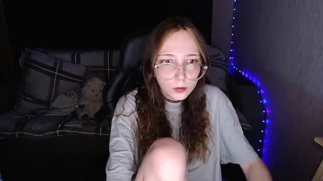 AmeliaKamishiro online show from 10/14/25, 09:04