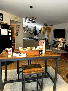 Snapshot of MnM4ever chatting on 11/15/25, 04:32 MnM4ever online show from 11/15/25, 04:32