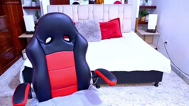 laureentt  online show from 09/12/25, 03:06