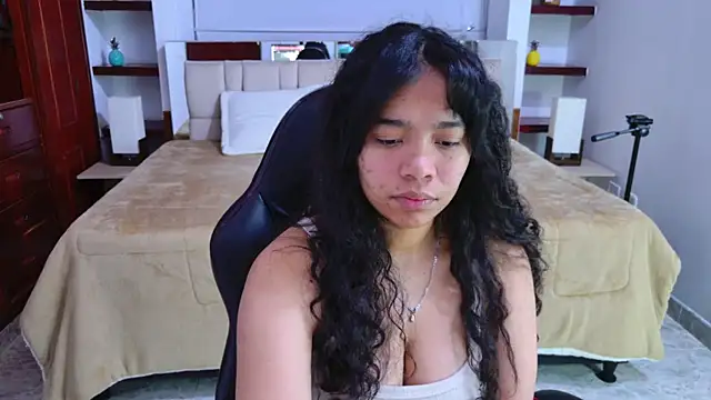 laureentt  online show from 09/25/25, 03:10