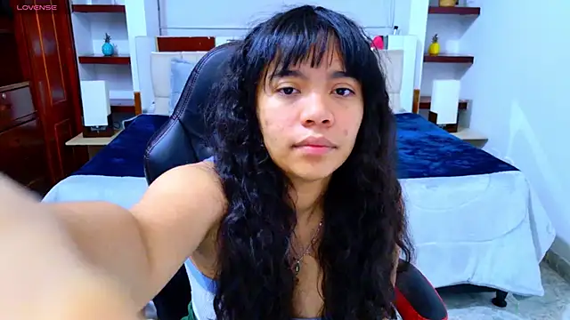 laureentt  online show from 11/19/25, 03:28