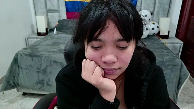 Snapshot of laureentt_ chatting on 06/18/26, 09:14 laureentt online show from 06/18/26, 09:14
