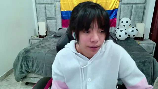 Snapshot of laureentt_ chatting on 06/22/26, 03:36 laureentt online show from 06/22/26, 03:36