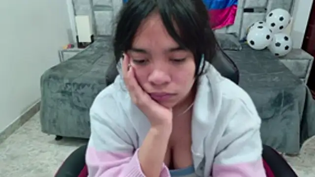 Snapshot of laureentt_ chatting on 06/27/26, 03:22 laureentt online show from 06/27/26, 03:22