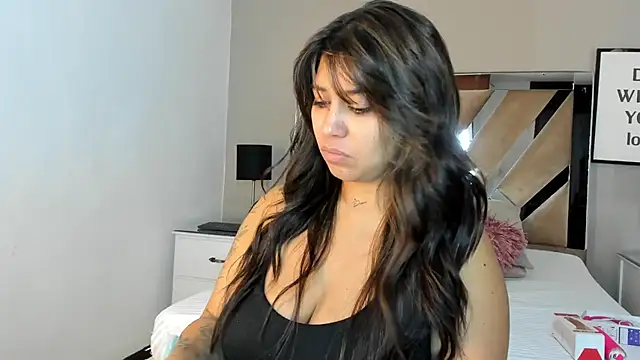 sharlott18 online show from 12/21/24, 10:50