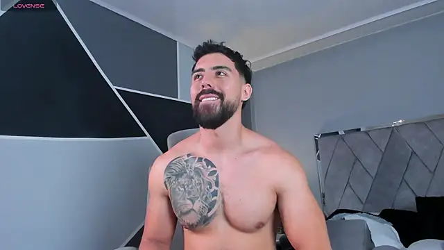 Snapshot of Markbrown chatting on 12/03/24, 11:24 Markbrown online show from 12/03/24, 11:24