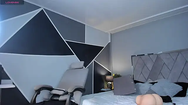 Snapshot of Markbrown chatting on 12/15/24, 08:47 Markbrown online show from 12/15/24, 08:47