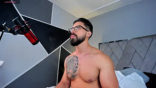 Snapshot of Markbrown chatting on 03/08/25, 10:24 Markbrown online show from 03/08/25, 10:24