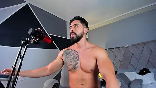 Snapshot of Markbrown chatting on 03/11/25, 12:44 Markbrown online show from 03/11/25, 12:44