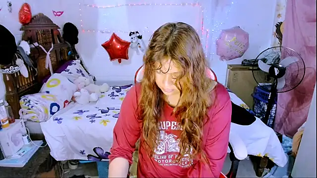 SofiaOlivares online show from 11/24/25, 10:15