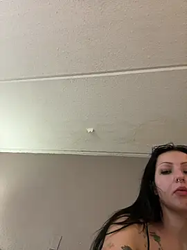 Snapshot of bestorbetter chatting on 01/21/25, 03:43 bestorbetter online show from 01/21/25, 03:43