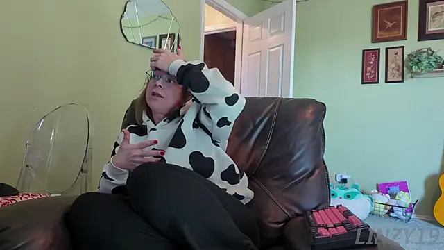 Linzy 19 online show from 11/07/25, 05:02