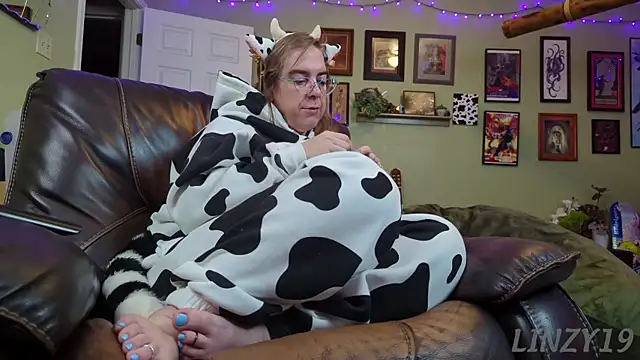 Linzy 19 online show from 11/13/25, 04:44