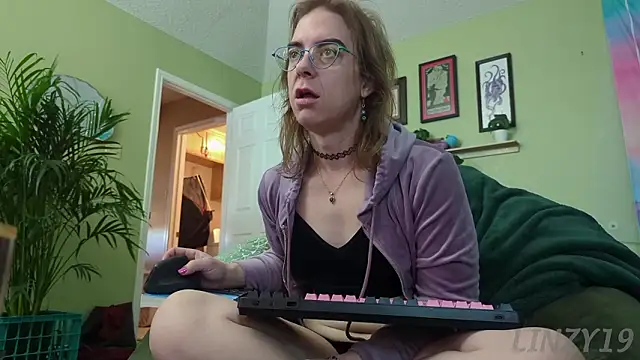 Linzy 19 online show from 01/14/26, 02:33