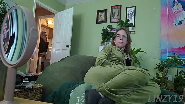 Linzy 19 online show from 01/15/26, 02:43