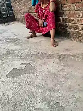 Snapshot of COUPLLE_VILLAGE chatting on 12/24/24, 08:11 COUPLLE VILLAGE online show from 12/24/24, 08:11