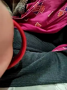 Snapshot of COUPLLE_VILLAGE chatting on 01/09/25, 11:25 COUPLLE VILLAGE online show from 01/09/25, 11:25