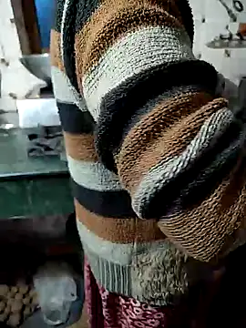 Snapshot of COUPLLE_VILLAGE chatting on 01/11/25, 10:51 COUPLLE VILLAGE online show from 01/11/25, 10:51