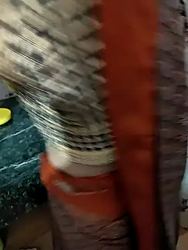 Snapshot of COUPLLE_VILLAGE chatting on 02/05/25, 10:51 COUPLLE VILLAGE online show from 02/05/25, 10:51