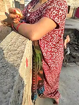 Snapshot of COUPLLE_VILLAGE chatting on 02/15/25, 10:55 COUPLLE VILLAGE online show from 02/15/25, 10:55