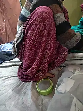 Snapshot of COUPLLE_VILLAGE chatting on 02/19/25, 03:50 COUPLLE VILLAGE online show from 02/19/25, 03:50