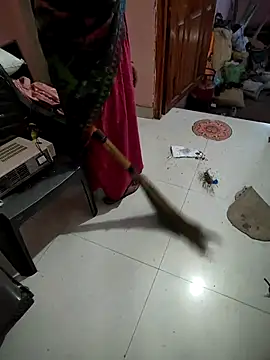 Snapshot of COUPLLE_VILLAGE chatting on 02/23/25, 01:13 COUPLLE VILLAGE online show from 02/23/25, 01:13