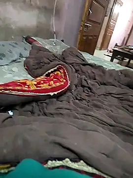 Snapshot of COUPLLE_VILLAGE chatting on 02/28/25, 03:26 COUPLLE VILLAGE online show from 02/28/25, 03:26