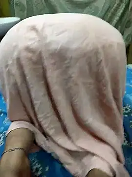 Snapshot of COUPLLE_VILLAGE chatting on 03/10/25, 10:48 COUPLLE VILLAGE online show from 03/10/25, 10:48