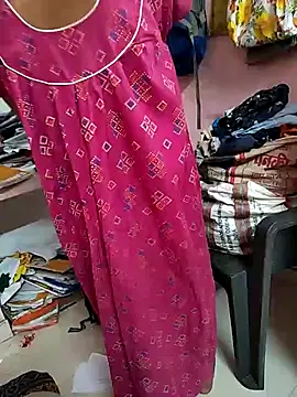 Snapshot of COUPLLE_VILLAGE chatting on 03/17/25, 10:38 COUPLLE VILLAGE online show from 03/17/25, 10:38