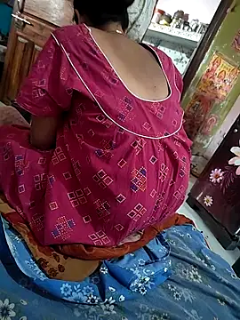 Snapshot of COUPLLE_VILLAGE chatting on 03/18/25, 10:46 COUPLLE VILLAGE online show from 03/18/25, 10:46